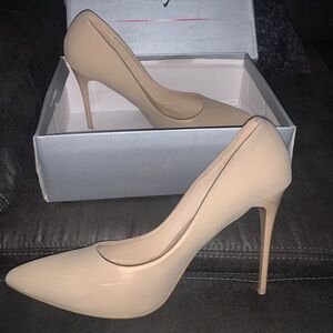 Women's Tan Pumps